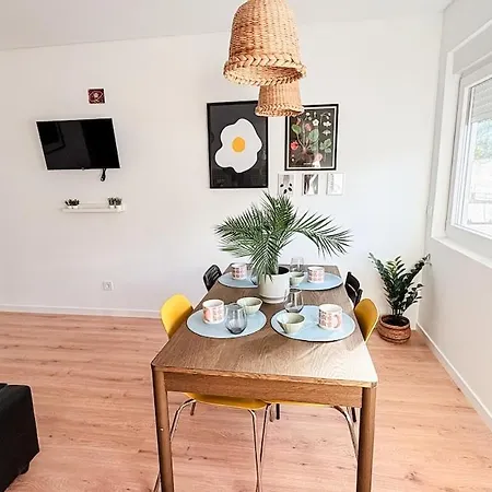 Vizinho -central - Perto - Wi-fi Apartment Setubal